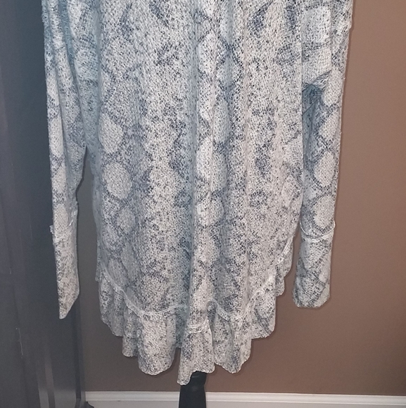 Maurice's Light Snake-Print Cardigan - Picture 4 of 7